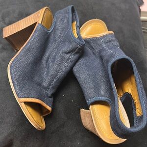 Franco Sarto A-Solano stretch denim open-toe shoes 6M